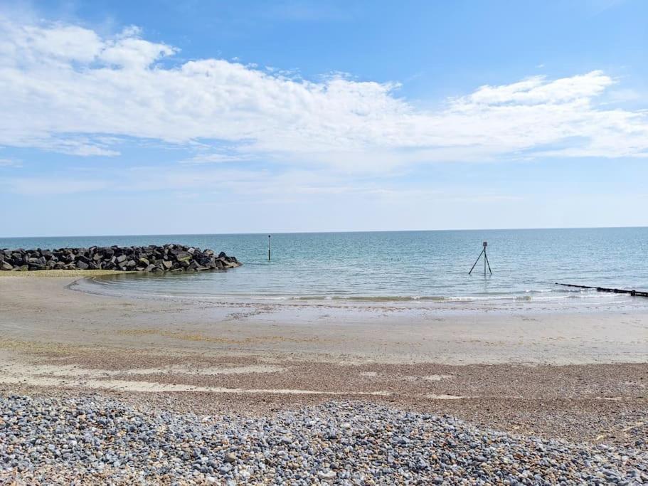 Beach View Middleton-on-Sea Exterior foto
